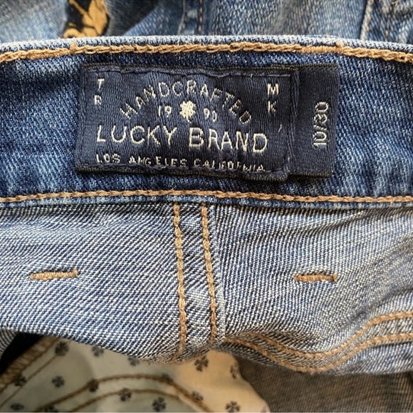LUCKY BRAND | Elephant Embroidered Stretch Denim Shorts - sz 30 - Picture 3 of 4